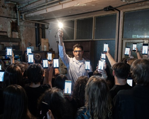 A new type of aluminum-based compounds that emit the light have been discovered. Compounds of this type have potential applications in optical electronics, such as in OLEDs by achieving maximum quantum efficiency. Photo courtesy: Grzegorz Krzyzewski