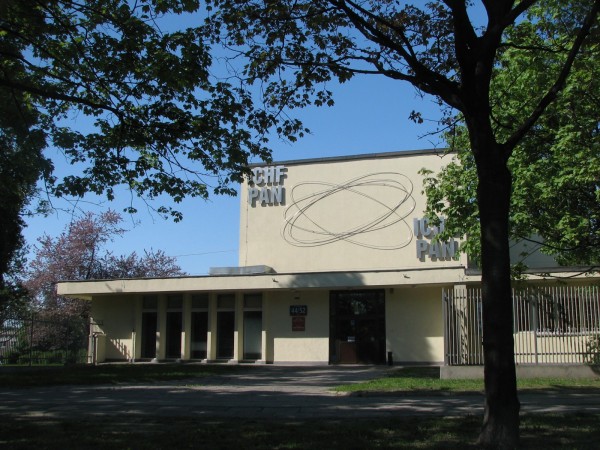 Galeria zdjęć IChF PAN - kategoria: Instytut - Budynek administracyjnych w IChF PAN - widok od u. M. Kasprzaka.