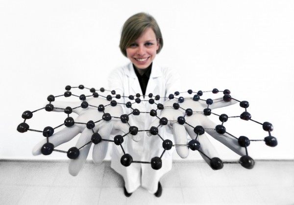 Photo gallery - category: Research - Researchers from the IPC PAS developed a low cost, simply implementable method for chemical production of graphene coatings with a thickness of a few hundred nanometers. The picture shows Izabela Kamińska, a PhD student.