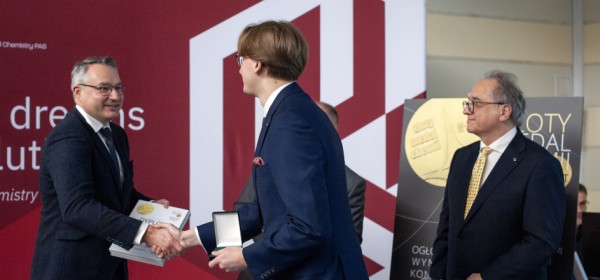 Złoto, srebro i brąz w rękach młodych badaczy – przyznano nagrody w konkursie Złoty Medal Chemii