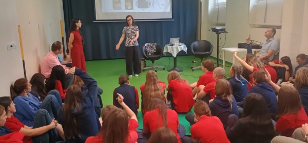 From Dreams and Crossroads to Scientific Success. Prof. Joanna Niedziółka-Jönsson Inspires Students at Multischool International School