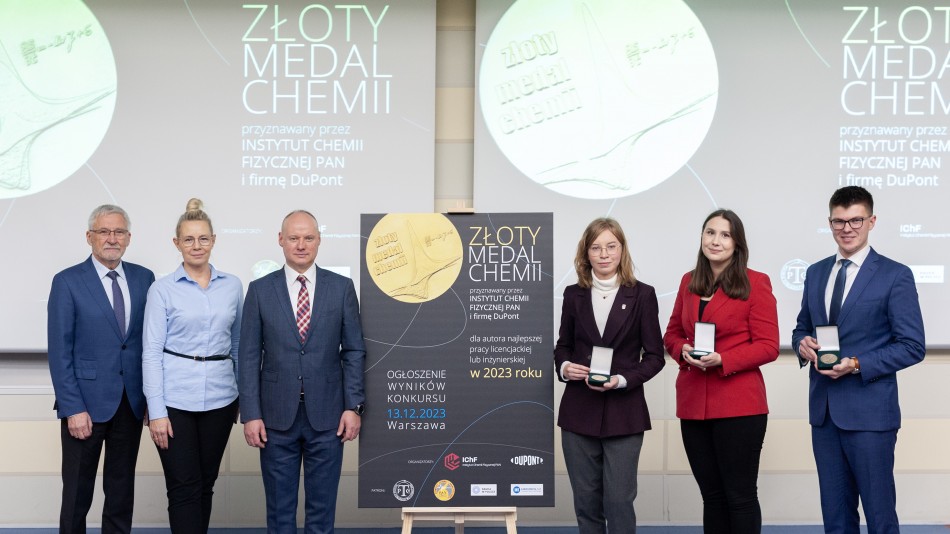 Young researchers were awarded a Gold Medal of Chemistry