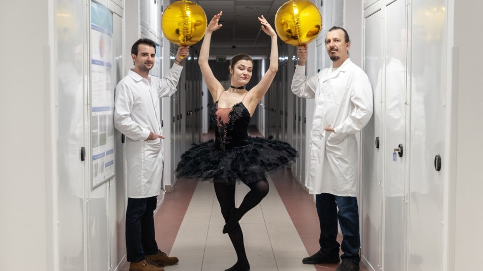 Przestań tańczyć! Nowy sposób zatrzymania pojedynczej cząsteczki w SERS