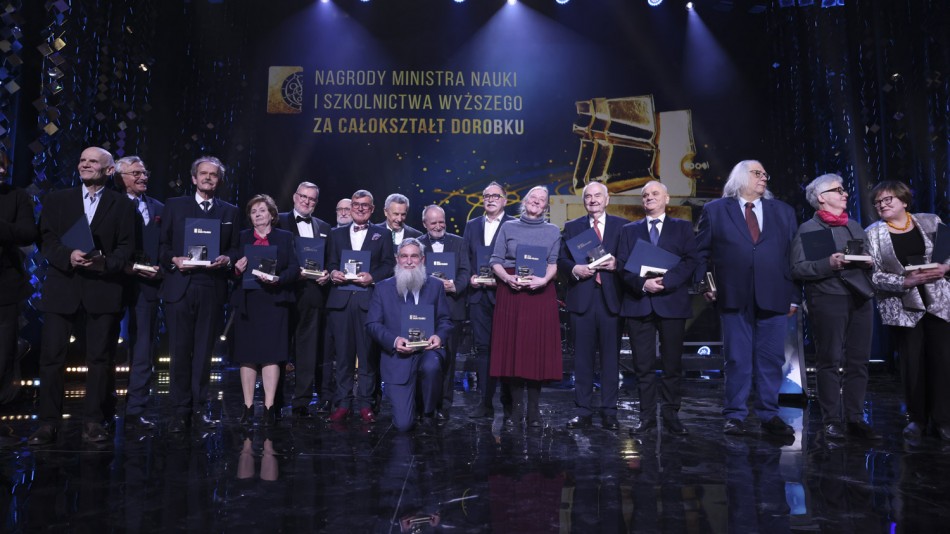 “A combination of curiosity and patience” — Professors J. Waluk, R. Szmigielski, and P. Garstecki honored with the Minister of Science Award