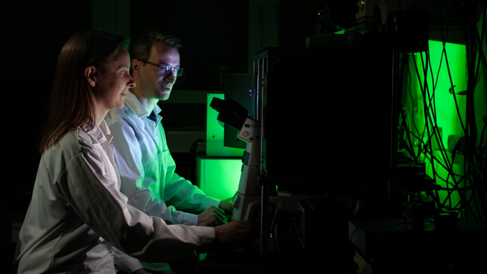 Magnetyczne pociąganie za sznurki